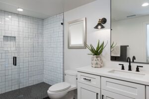Reforma de baño Construcciones y Reformas Sanframur