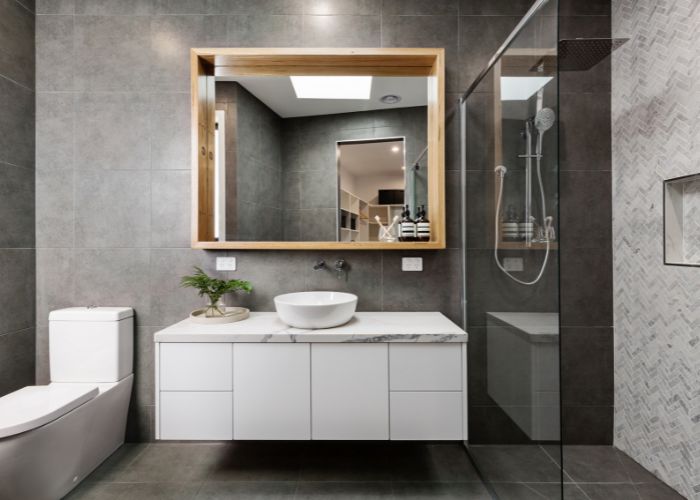 Reforma de baño Construcciones y Reformas Sanframur