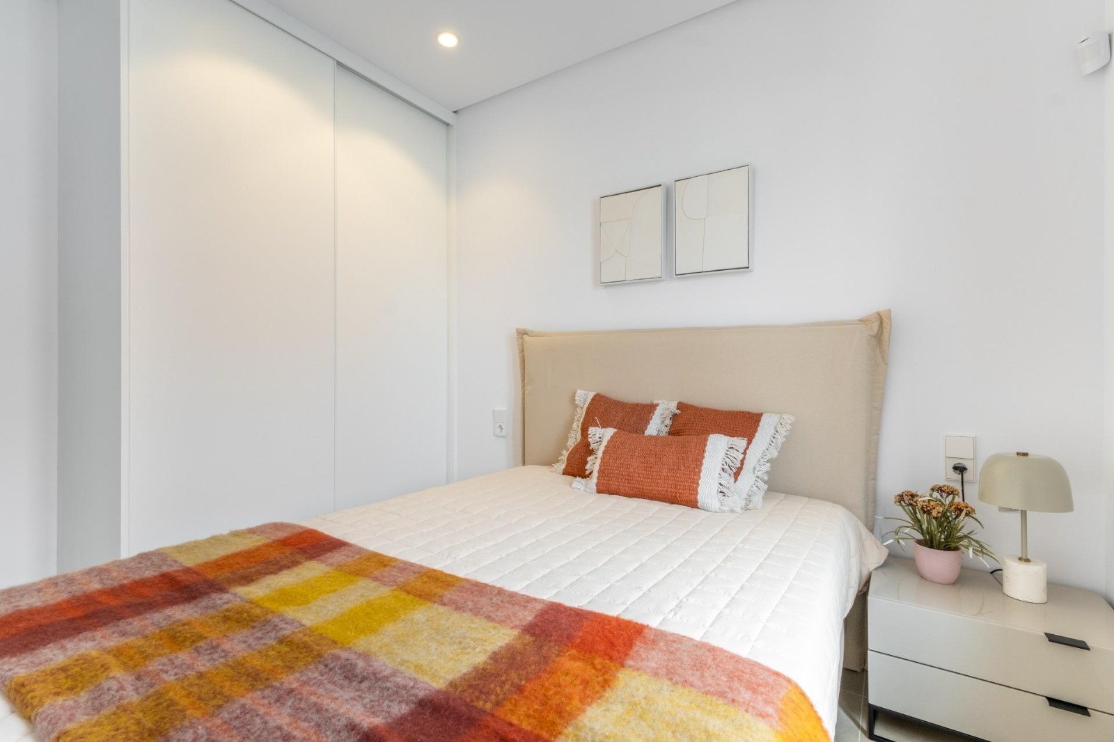 Reforma de dormitorio Construcciones y Reformas Sanframur